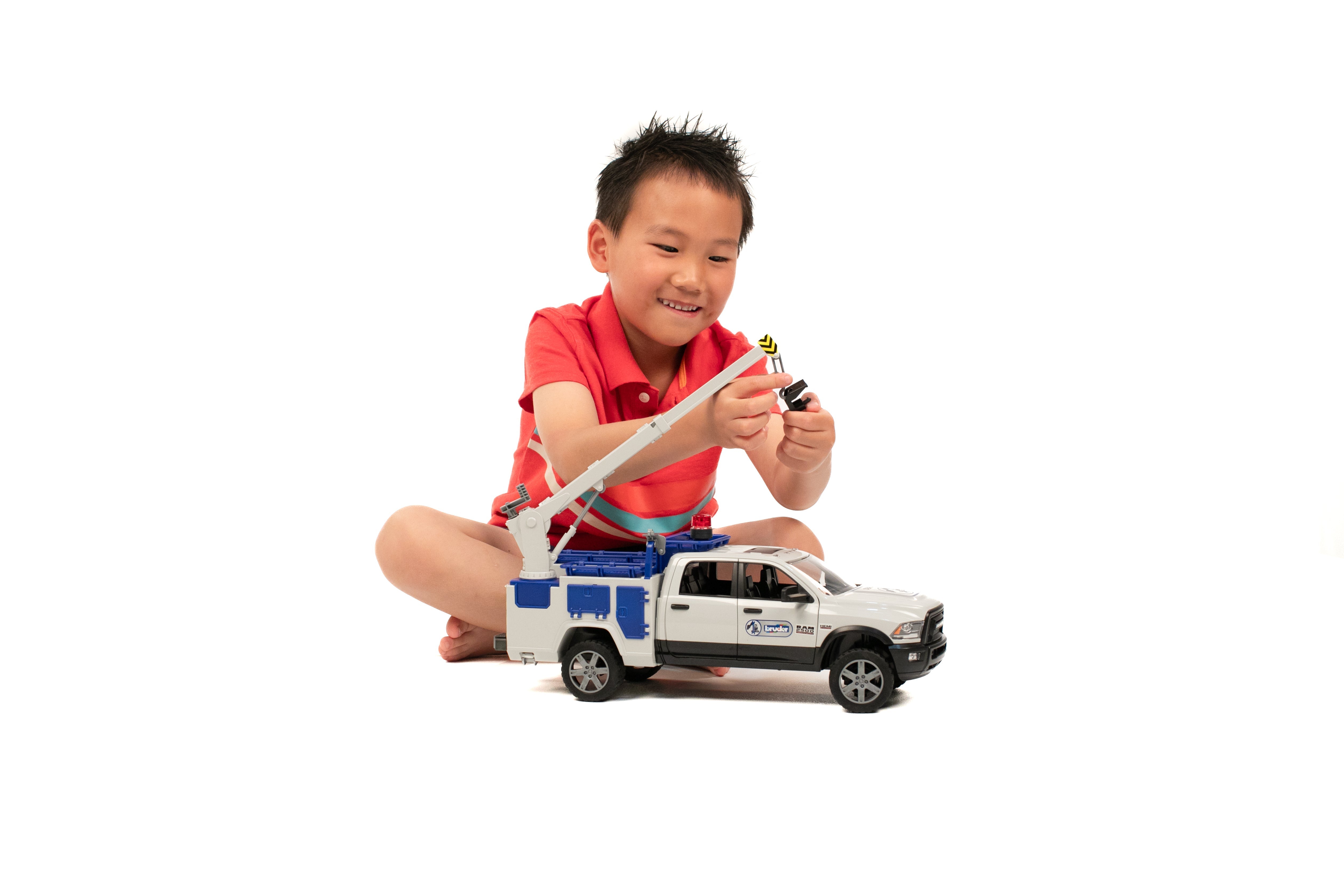 https://cdn.shopify.com/s/files/1/0441/2971/4331/files/02509Sebastian-6F1A2505.jpg?v=1730920758