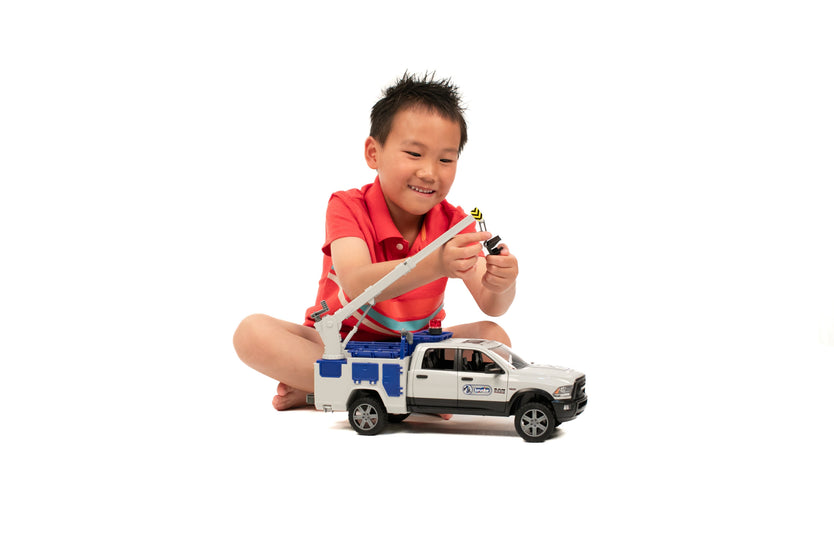 https://cdn.shopify.com/s/files/1/0441/2971/4331/files/02509Sebastian-6F1A2505.jpg?v=1730920758