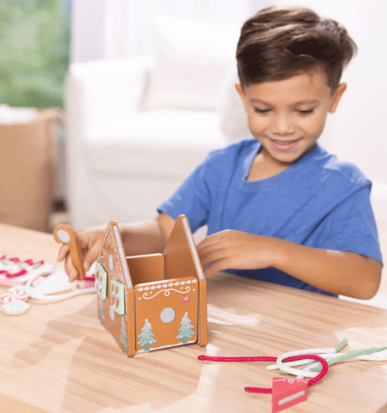 Melissa & Doug Wooden Gingerbread Playset 38-Piece Pink