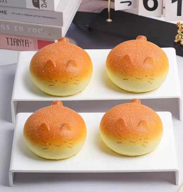 Cat Bread Squishy – Soft & Slow-Rebound Stress Toy
