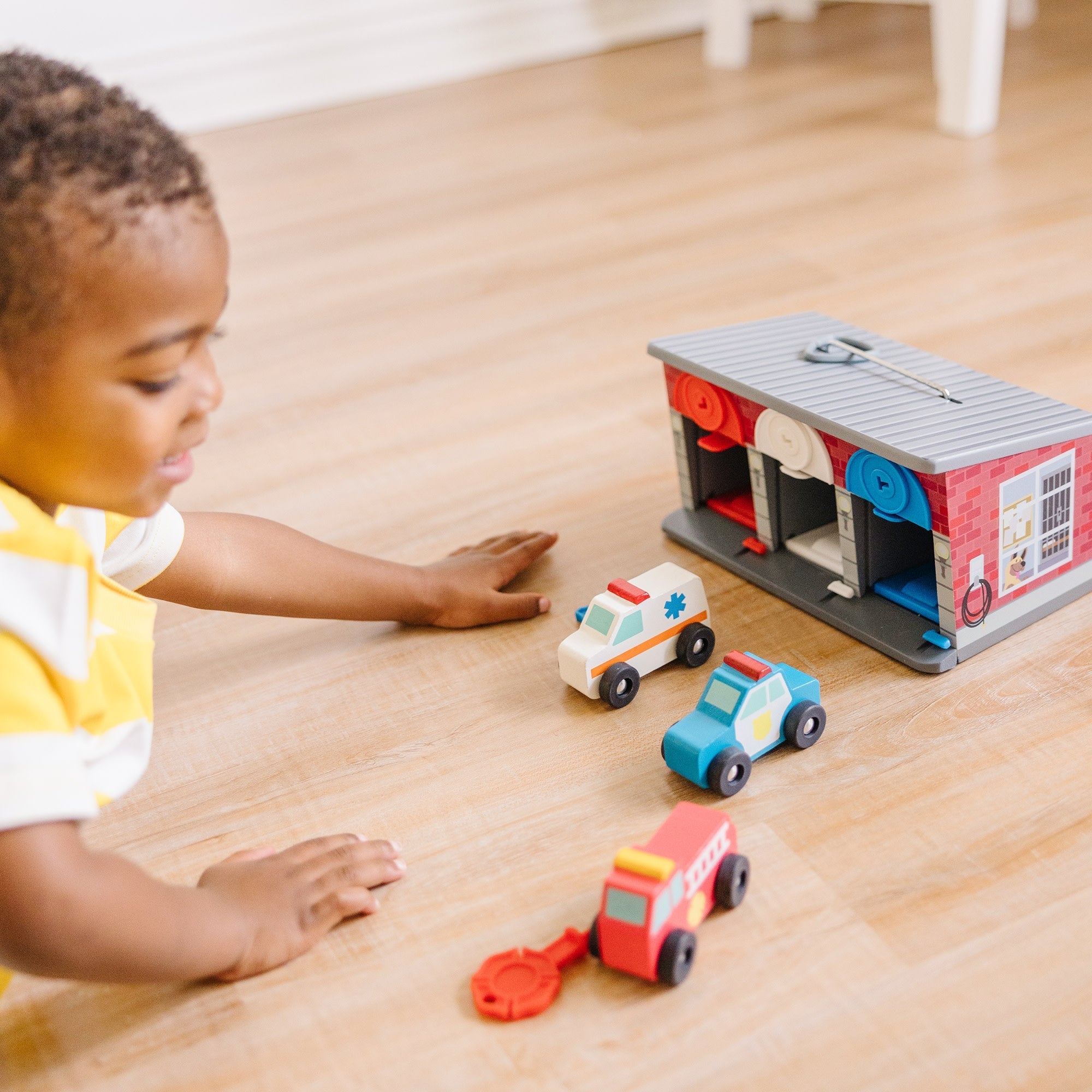 Melissa & Doug Keys & Cars Rescue Garage Playset