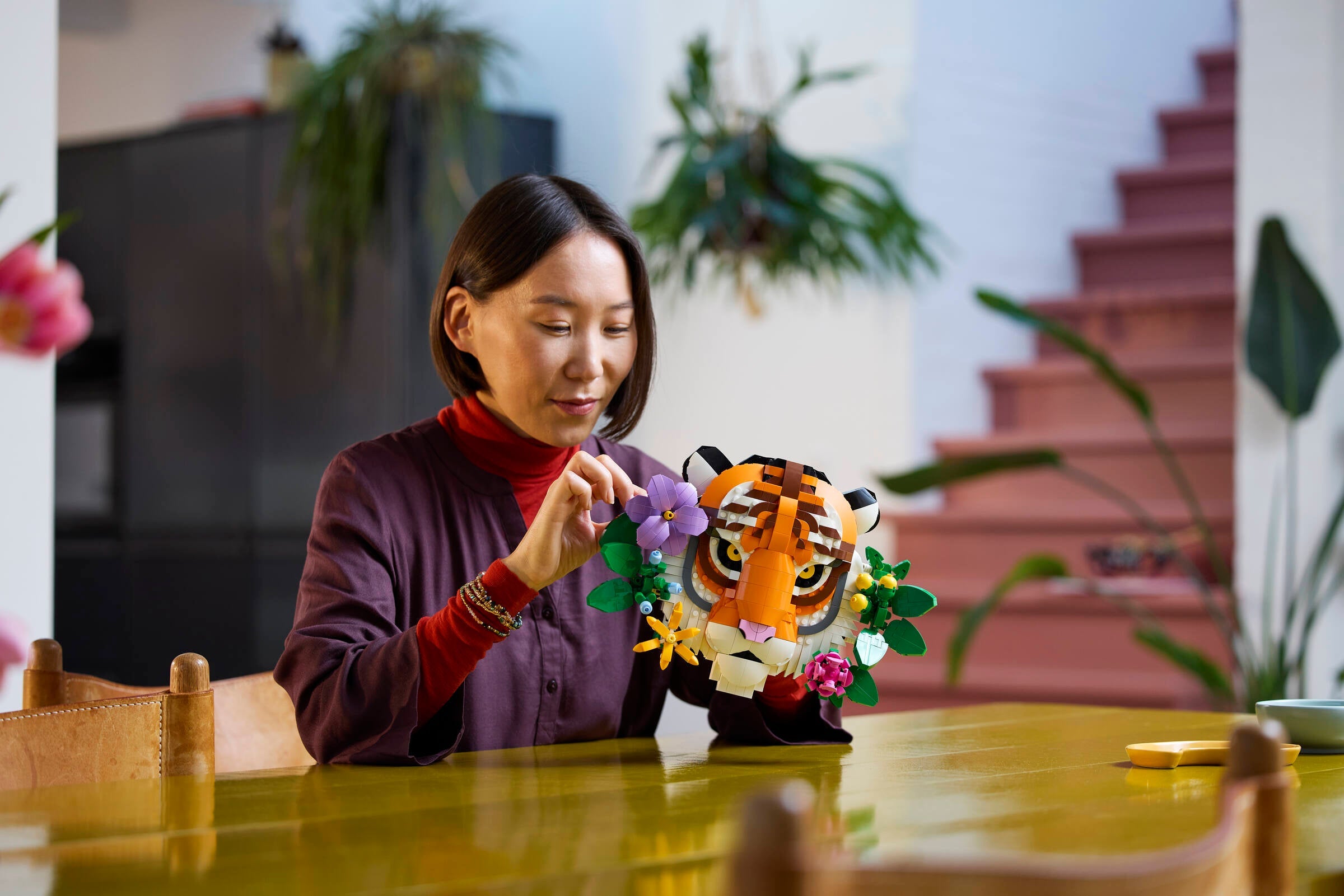 https://www.lego.com/cdn/cs/set/assets/blt6b6e30fee9221f4f/31217_Lifestyle_Cons_02_en-gb.jpg