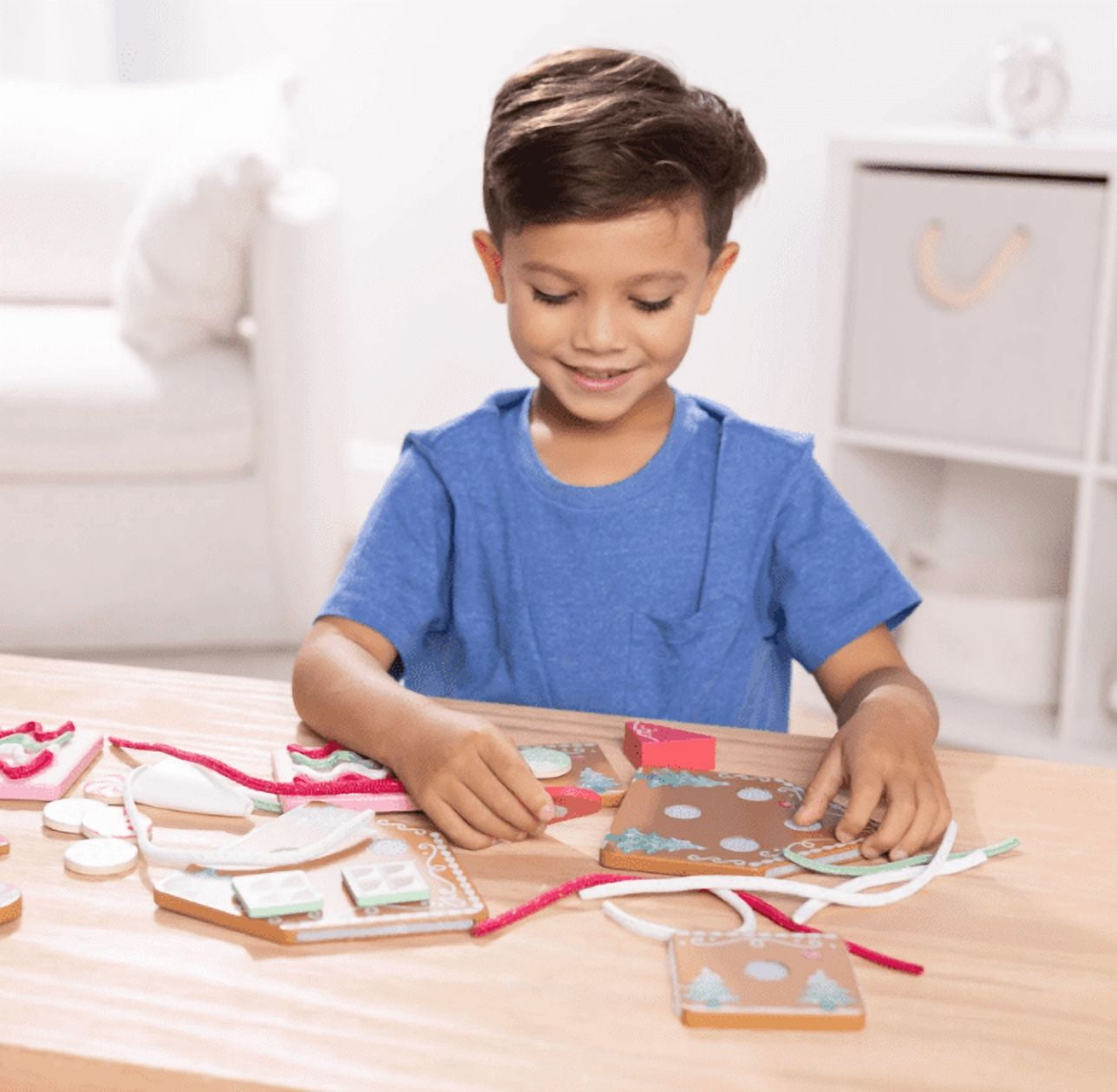 Melissa & Doug Wooden Gingerbread Playset 38-Piece Pink