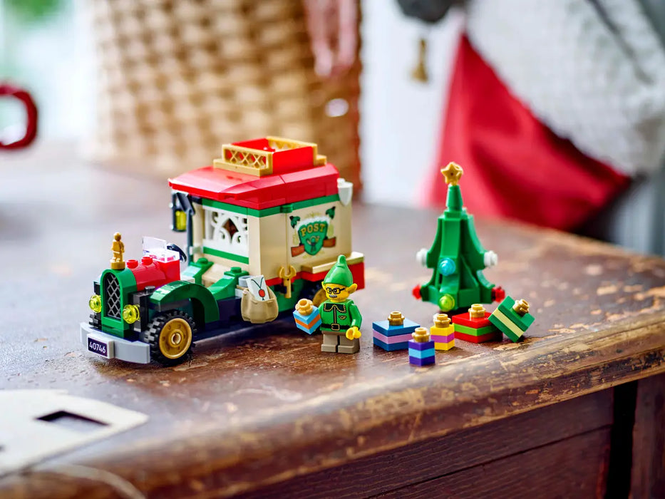 Santa Delivery Truck Lego 40746