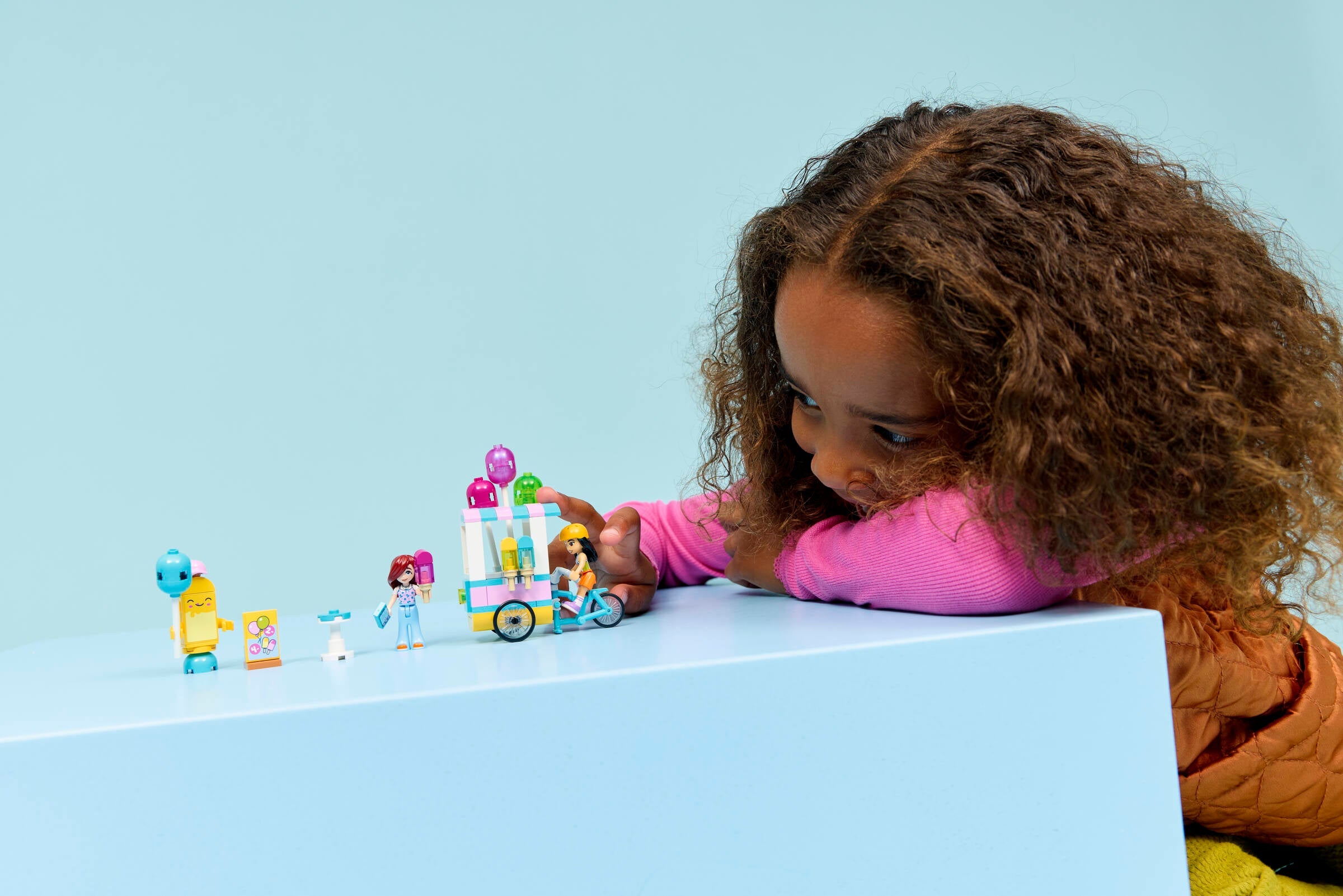 https://www.lego.com/cdn/cs/set/assets/bltb0e787485d2cd1c8/42692_Lifestyle_Cons_03_en-gb.jpg