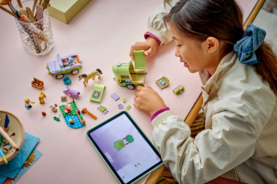 https://www.lego.com/cdn/cs/set/assets/bltf4594069d331ab33/42695_Lifestyle_build_en-gb.jpg