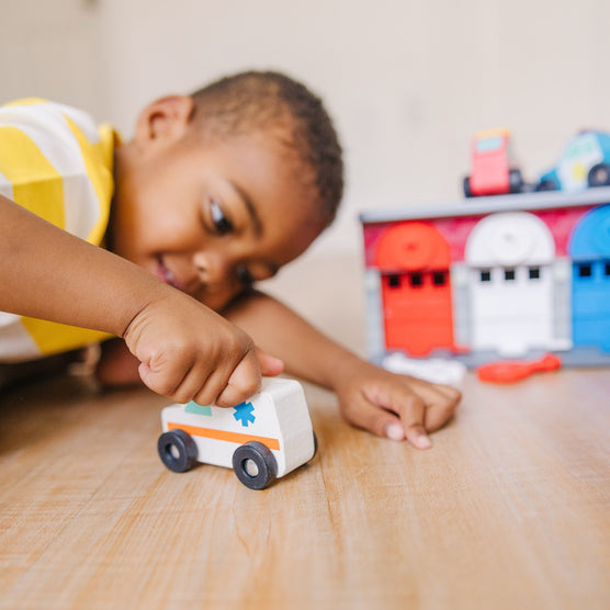 Melissa & Doug Keys & Cars Rescue Garage Playset