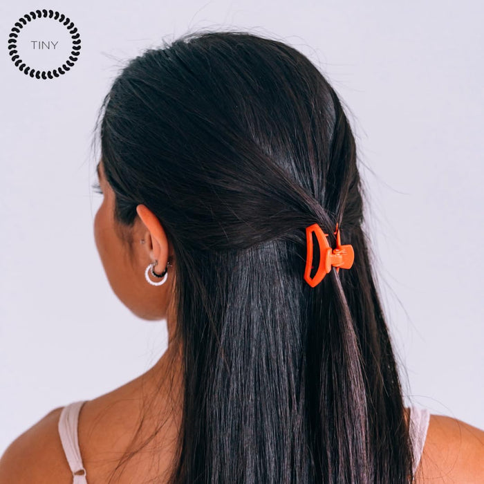 Open Coral Tiny Claw Hair Clip