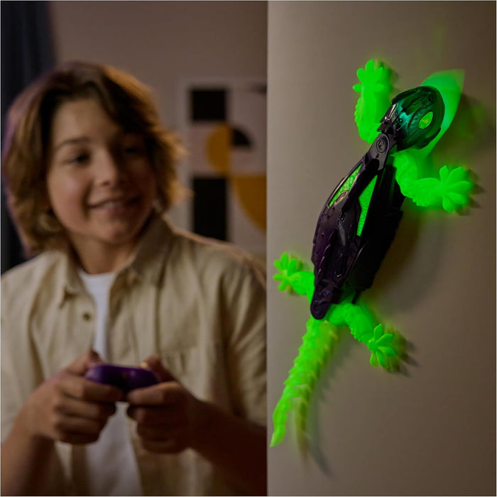 HEX BOTS Glow-in-Dark RC Gecko: Wall-Climbing Robot with Luminous Eyes