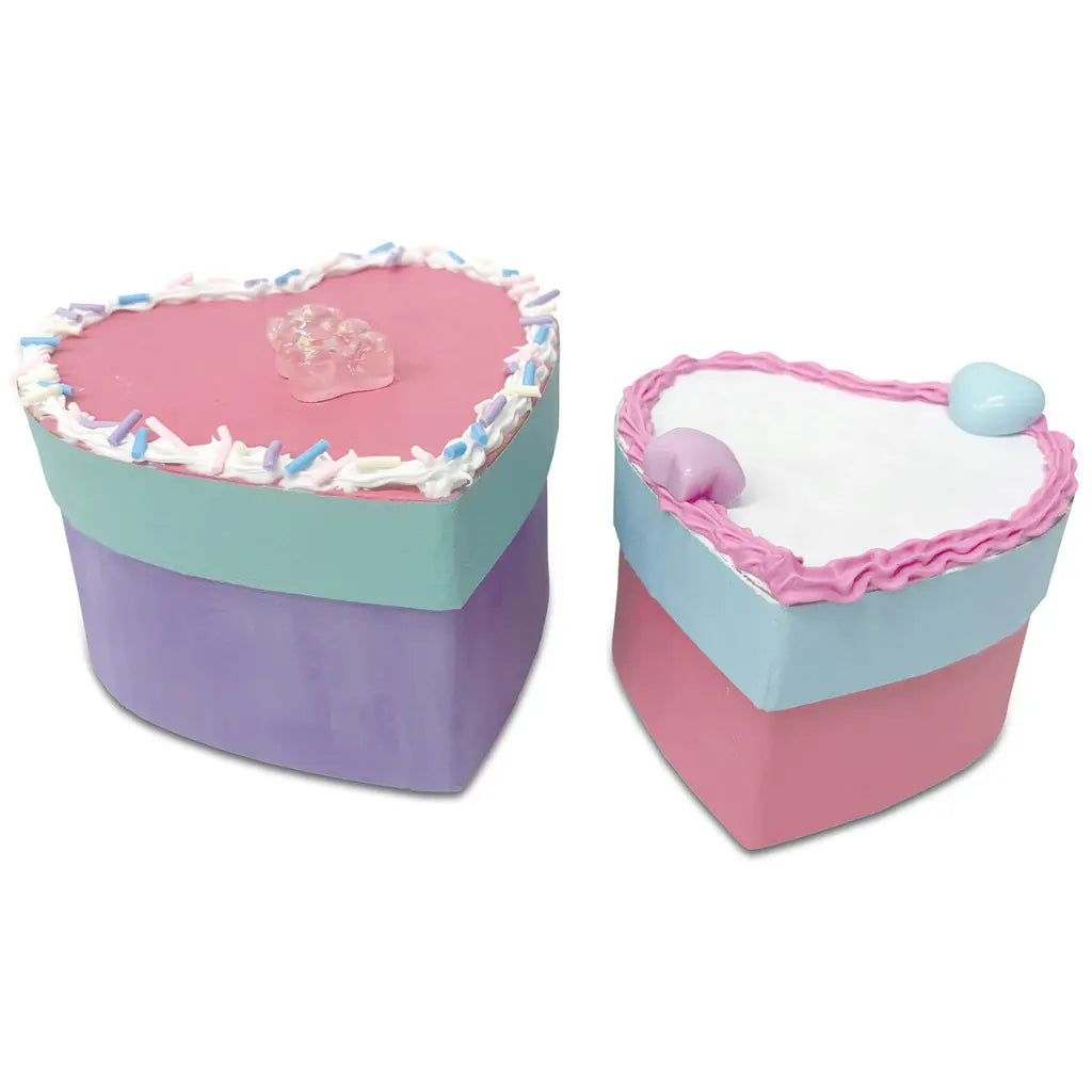 https://www.iscream-shop.com/web/image/product.image/15723/image_1024/770-494-MAKE-YOUR-OWN-HEART-CAKES-PAINTED-HEART-BOXES-LG.webp?unique=52da51c