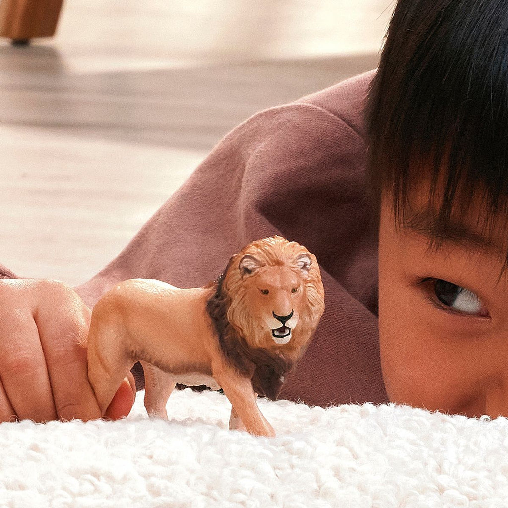 Schleich African Lion  Realistic Wild Life Safari Animal Toy Figurine