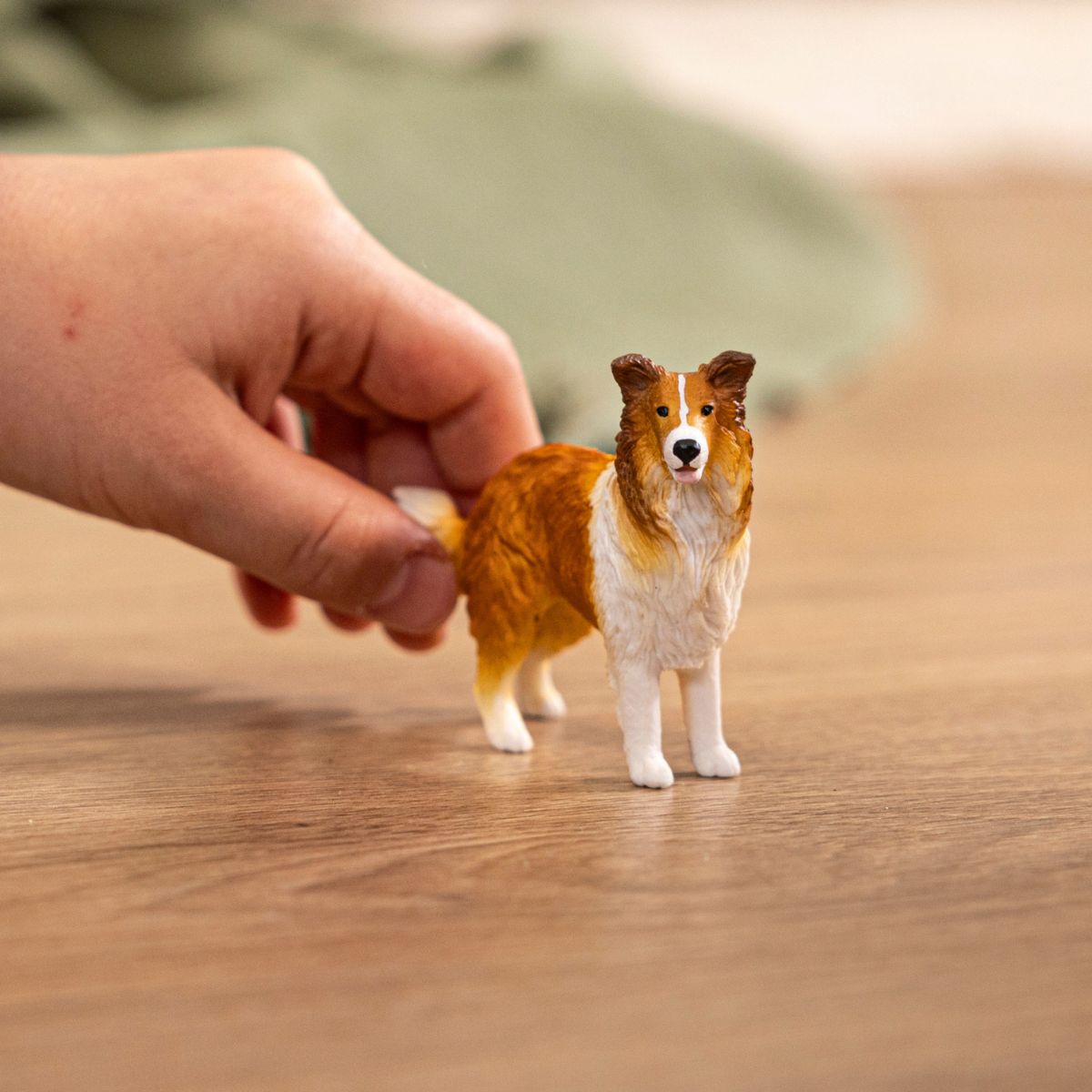 Schleich Farm World Collie Dog Figurine: Detailed, Lifelike, Attentive Watchdog Toy