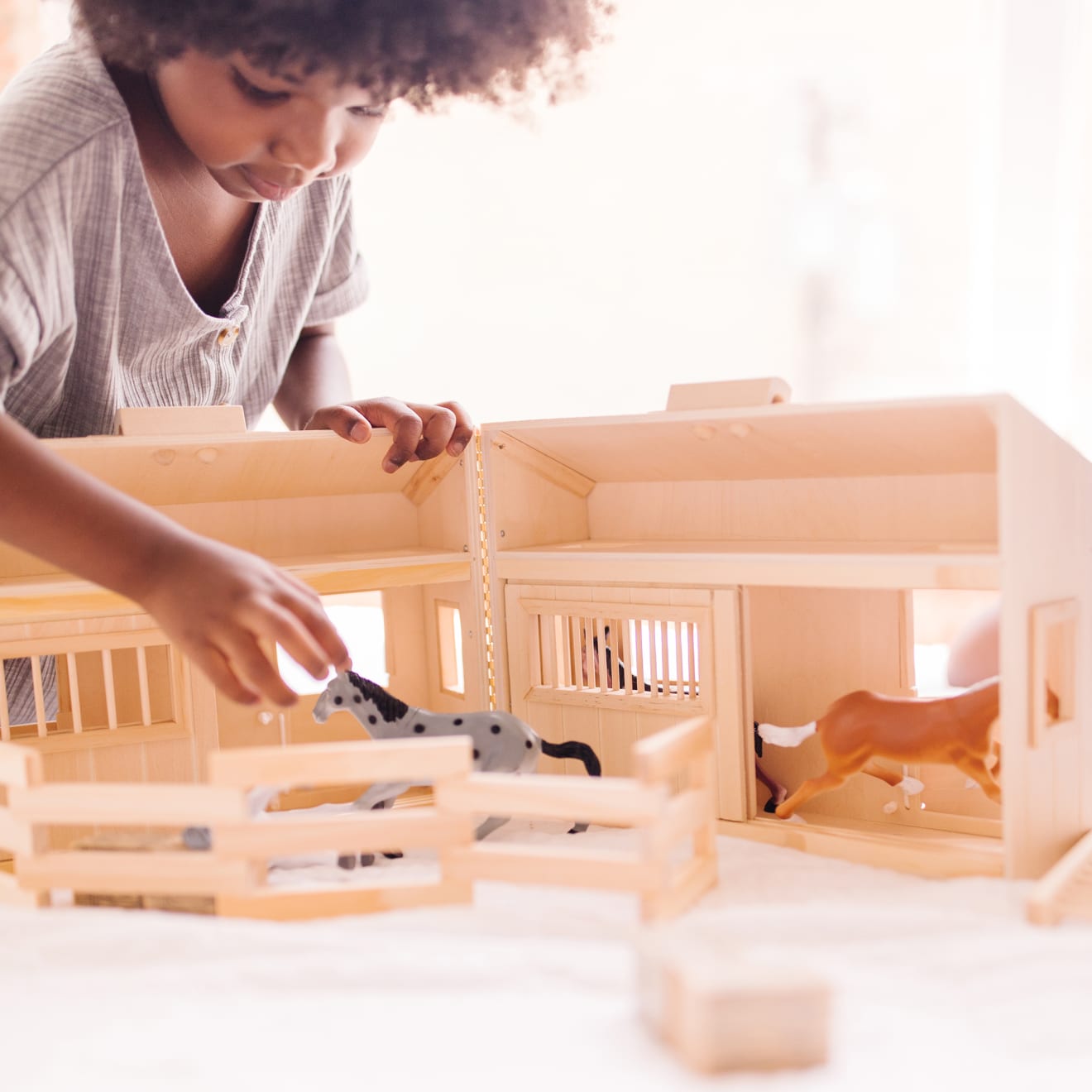 Melissa & Doug Fold & Go Wooden Horse Stable Playset