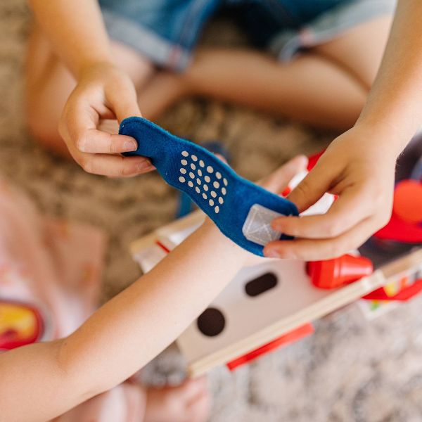 Melissa & Doug PAW Patrol Marshall's Wooden Rescue EMT Caddy