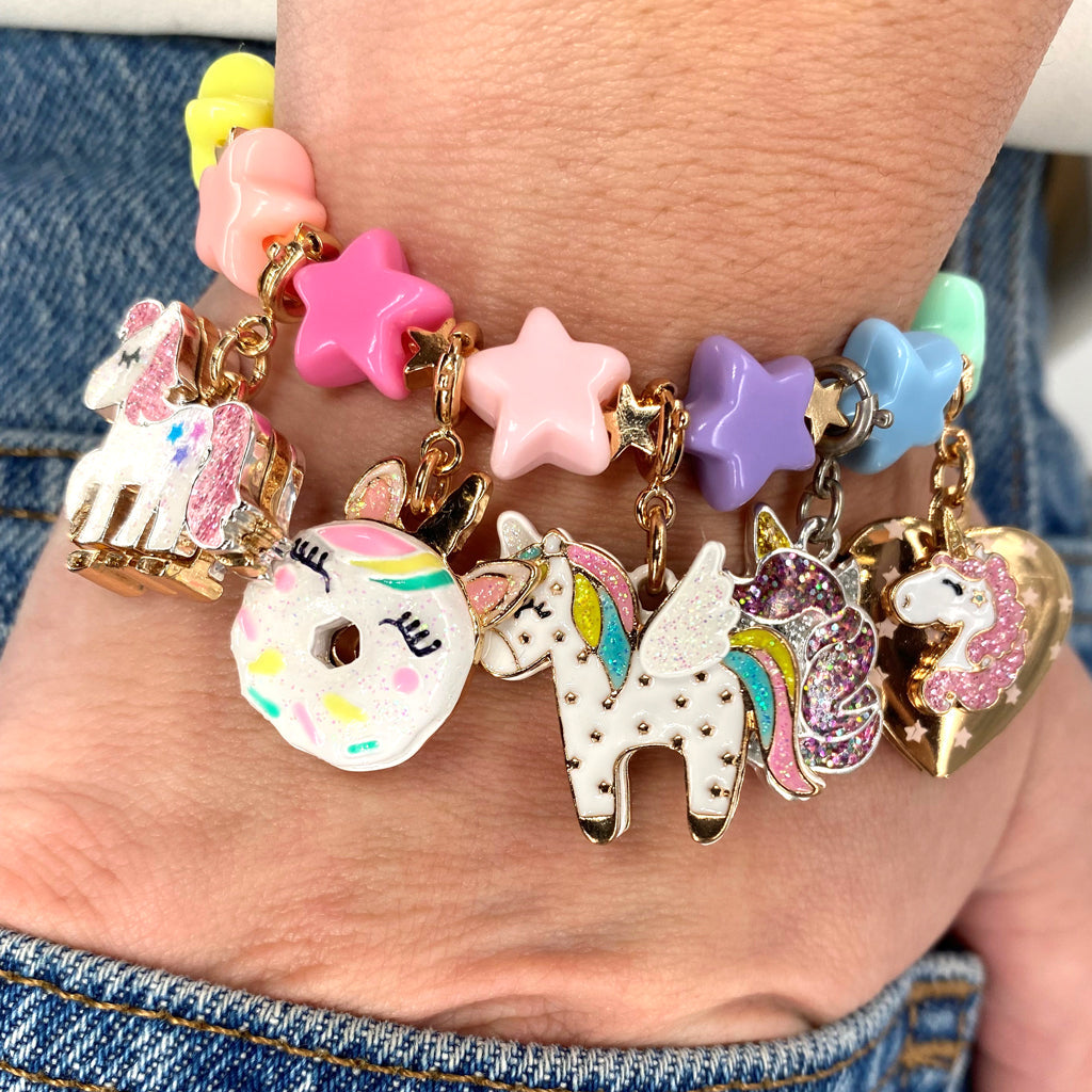 https://cdn.shopify.com/s/files/1/2335/7491/files/Holiday-Gift-Guide-Unicorn-Set_1080x_976f3cae-5e9d-42fd-83f8-e3d03ab03ae0.jpg?v=1699287388