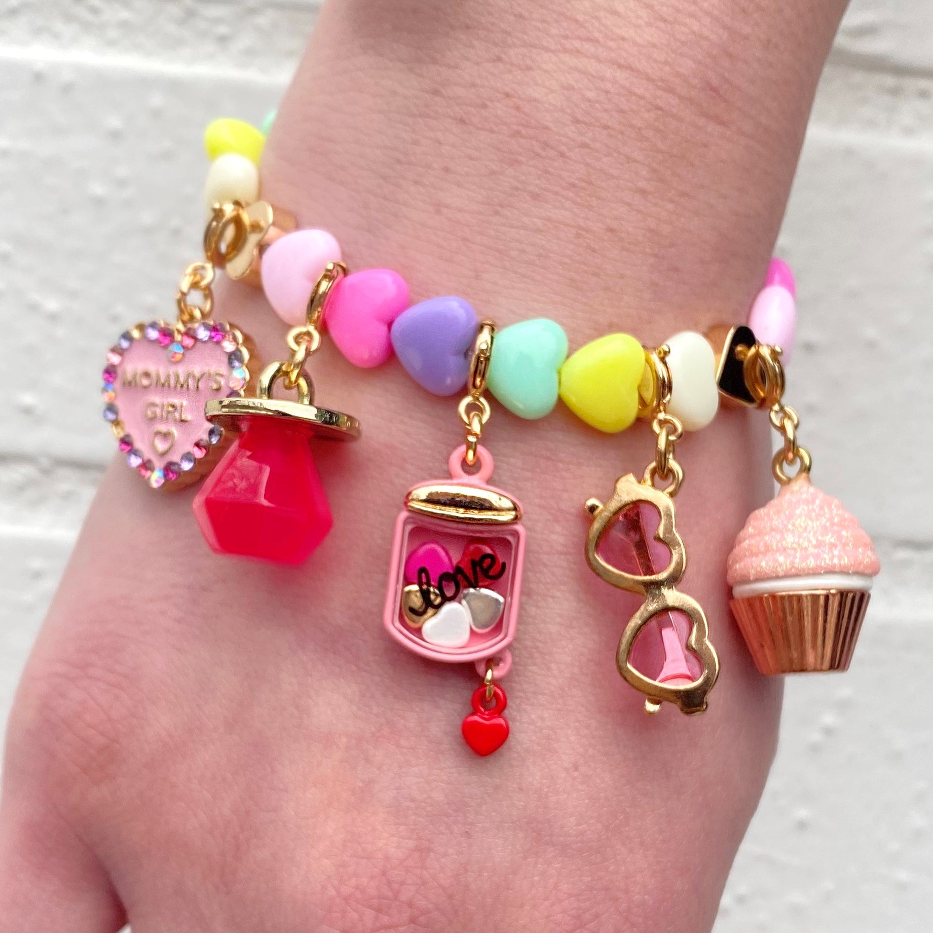 https://cdn.shopify.com/s/files/1/2335/7491/products/Pastel-Heart-V-Day.jpg?v=1737425356