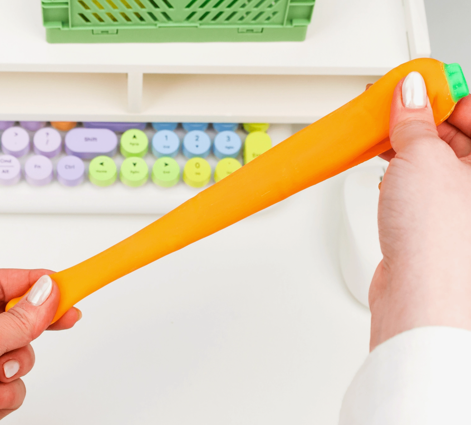 Stretchy Sand Carrot