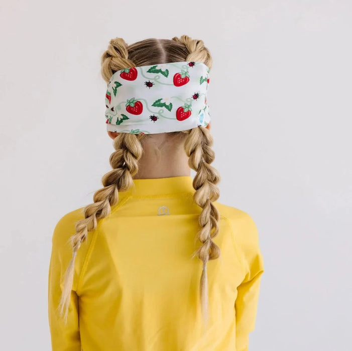 https://cdn.shopify.com/s/files/1/0682/2661/3385/files/Splash-Swim-Goggles-Strawberry-Fields-3.webp?v=1764106655