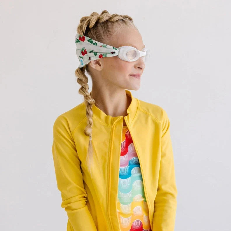 https://cdn.shopify.com/s/files/1/0682/2661/3385/files/Splash-Swim-Goggles-Strawberry-Fields-4.webp?v=1764106657