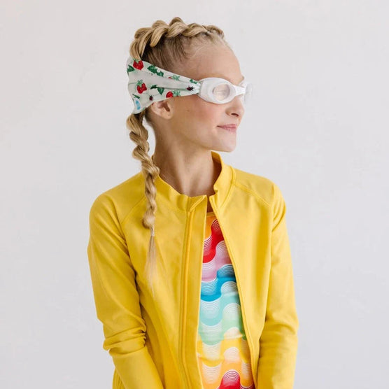 https://cdn.shopify.com/s/files/1/0682/2661/3385/files/Splash-Swim-Goggles-Strawberry-Fields-4.webp?v=1764106657