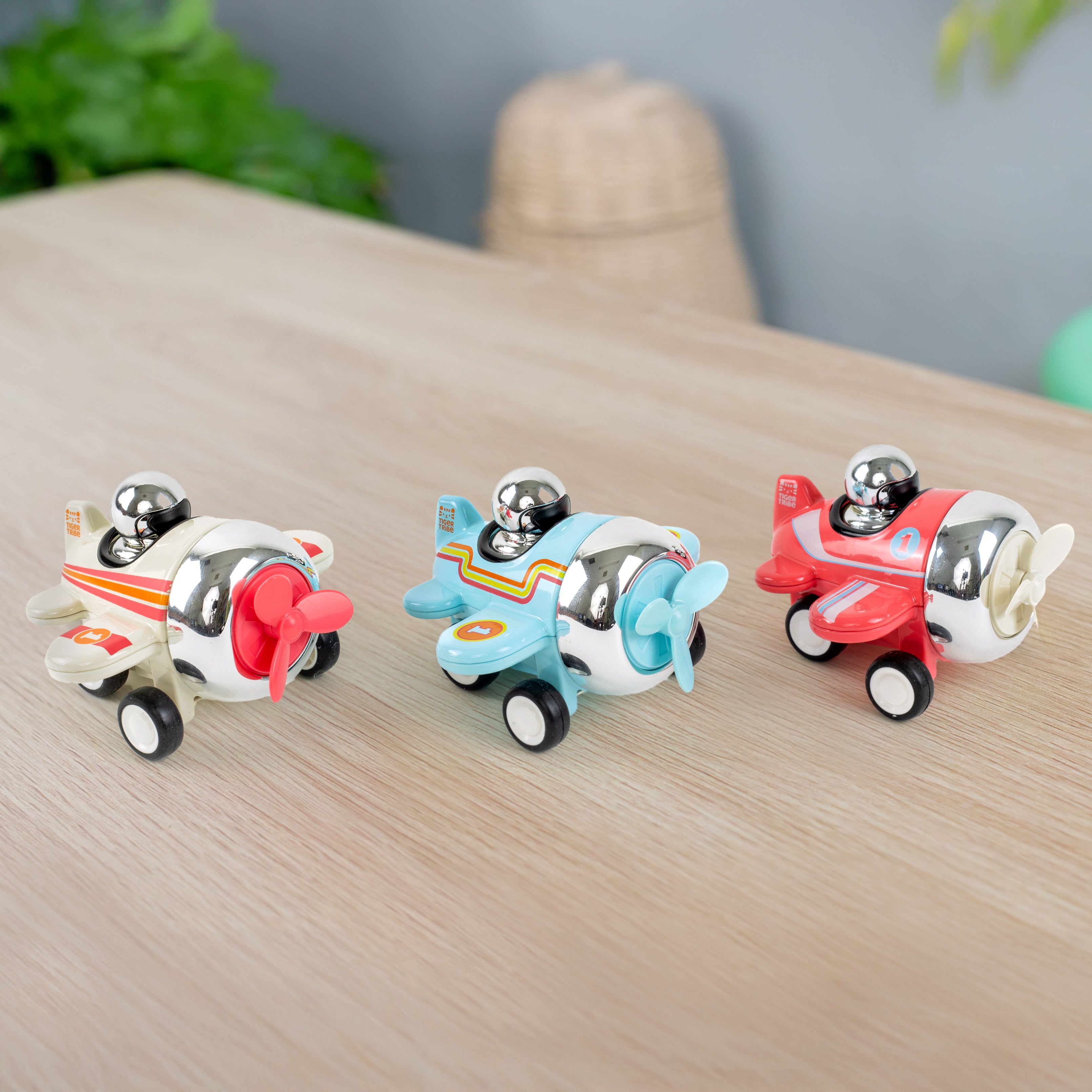 Tiger Tribe Presto Planes Drifter Vintage-Style Press-Down Racing Plane Cream