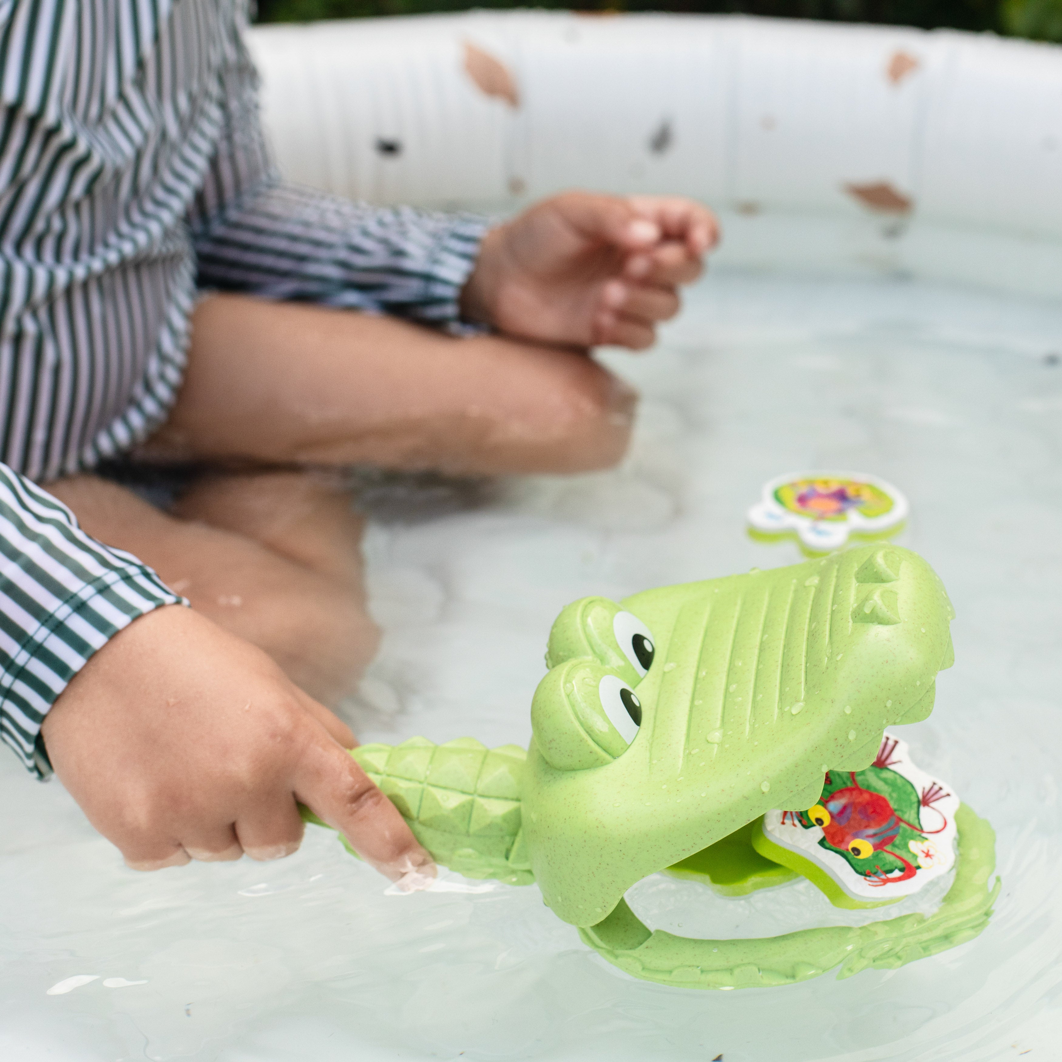 Tiger Tribe Croc Chasey Catch a Frog Bath Toy
