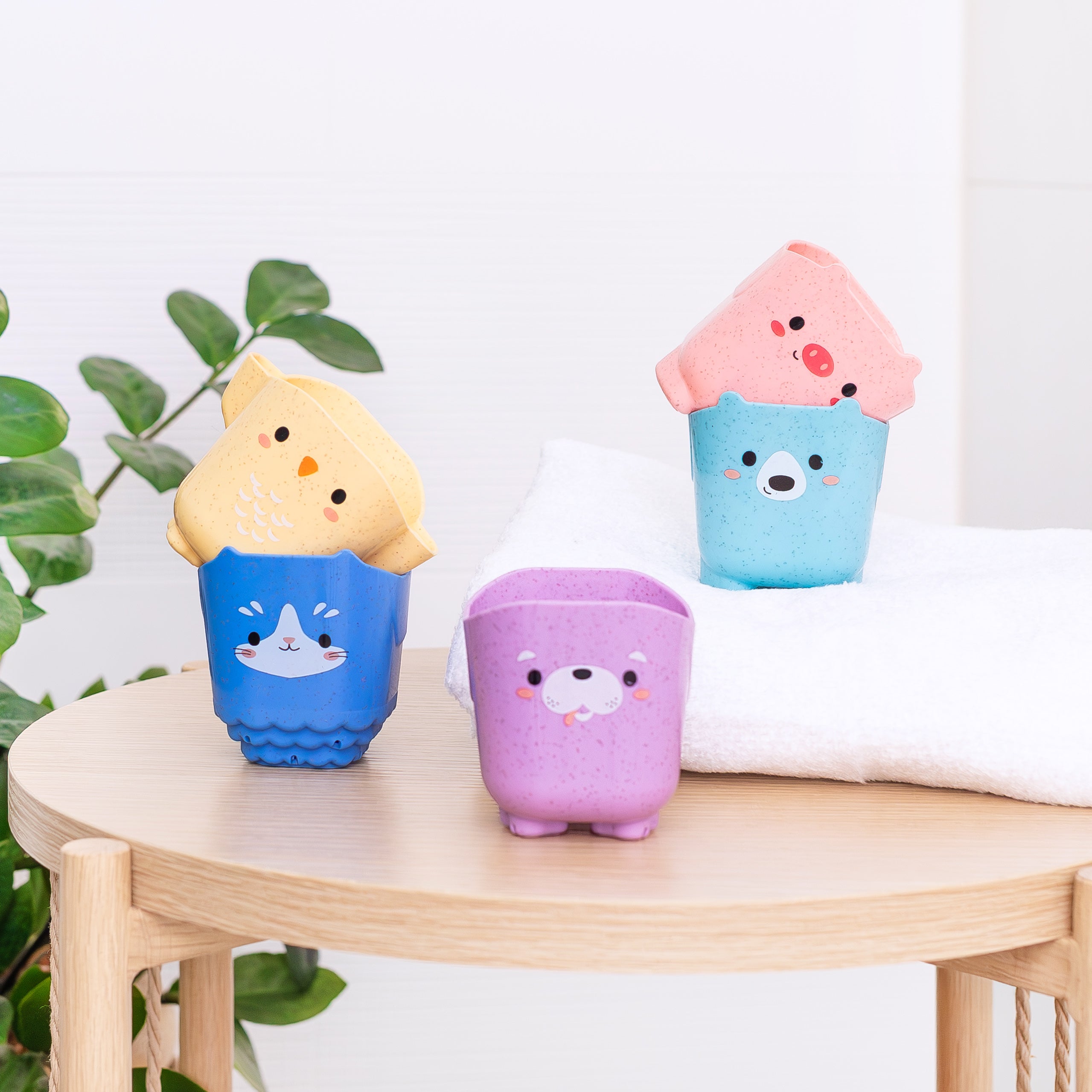 Tiger Tribe Pour & Play Animal Cups Stacking Bath Toy