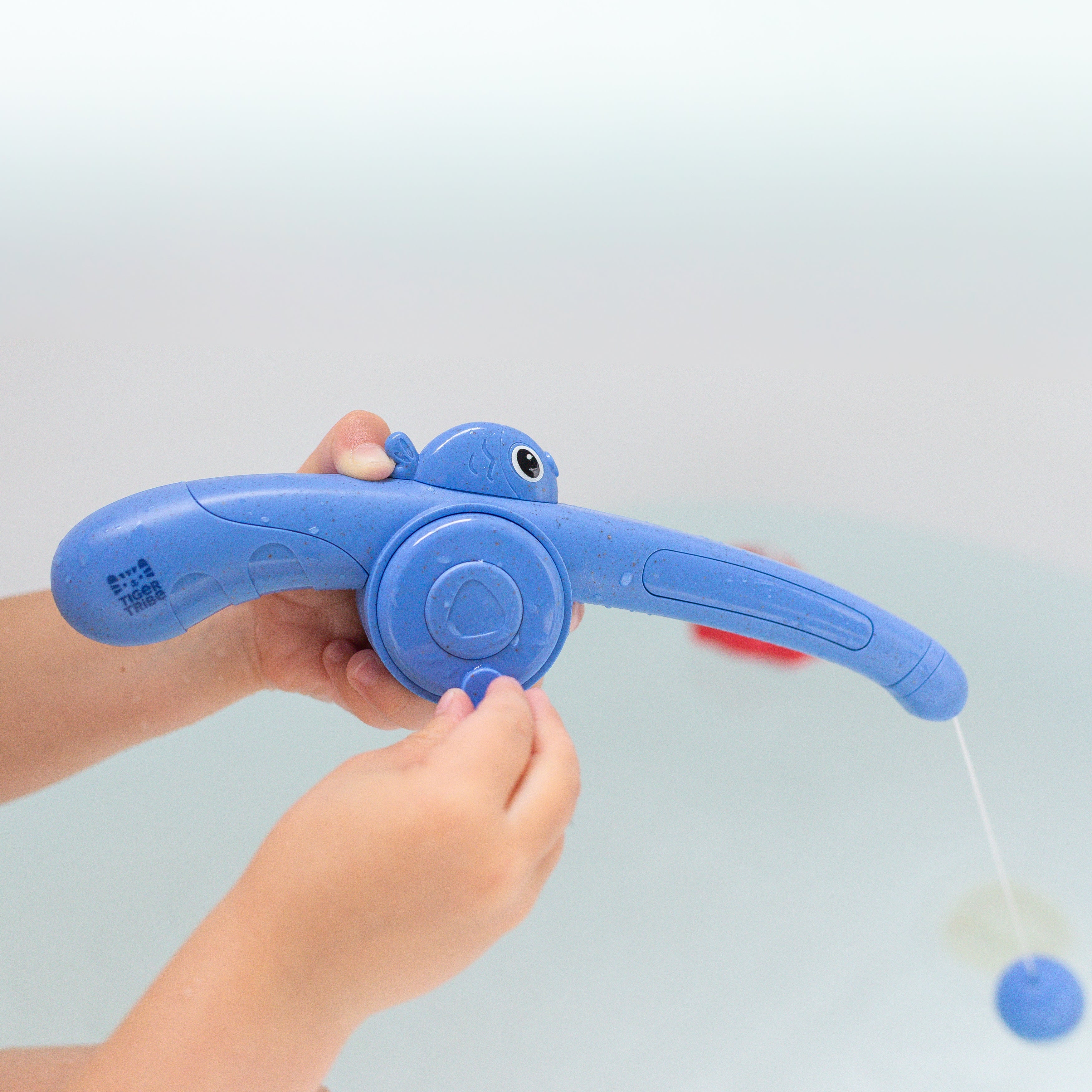 Tiger Tribe Catch & Splash Bath Fishing Game