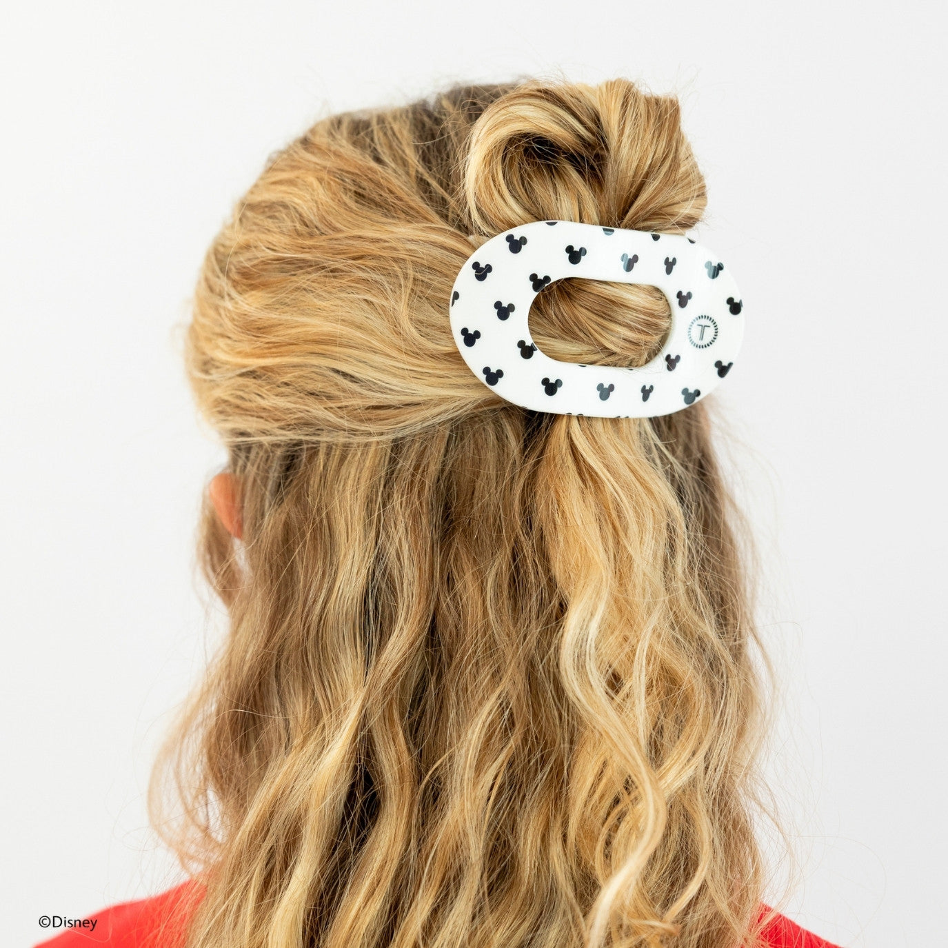 https://cdn.shopify.com/s/files/1/0251/2185/files/TheIconicMickeyMouse_FlatRound_Medium_Lifestyle.jpg?v=1771865170