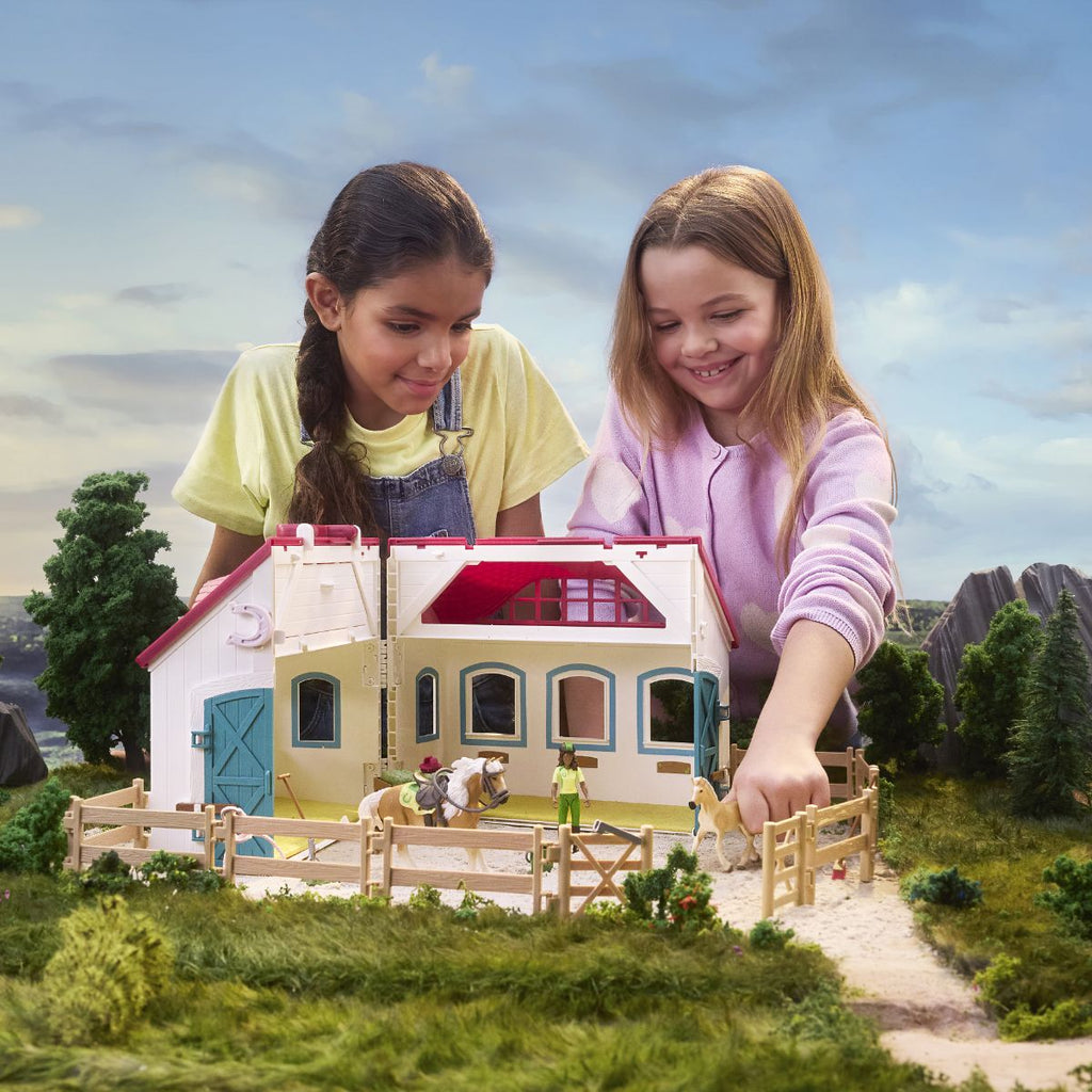 Schleich Open Stable Little Horseshoe Horse Carry