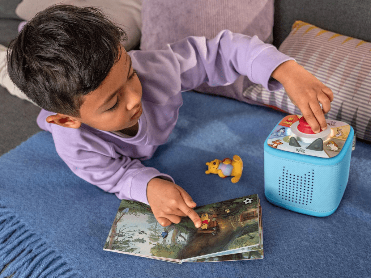 Winnie the Pooh Toniebox 2 Sky Blue Play Set: Audio Player & Tigger Game