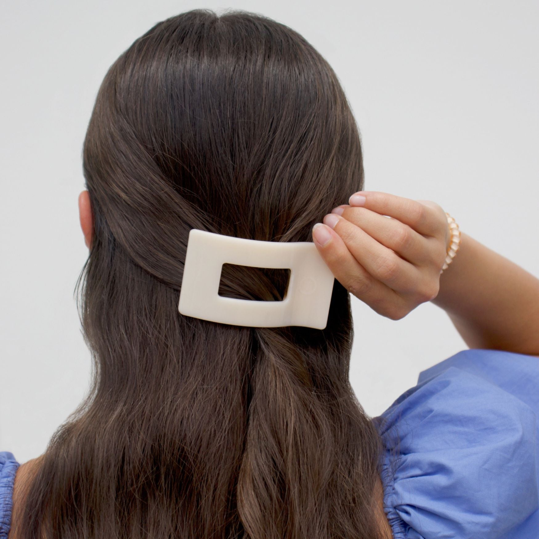 https://cdn.shopify.com/s/files/1/0065/8459/8593/files/almond-beige-small-flat-rectangle-hair-clip-hair-clips-164927.jpg?v=1750208340