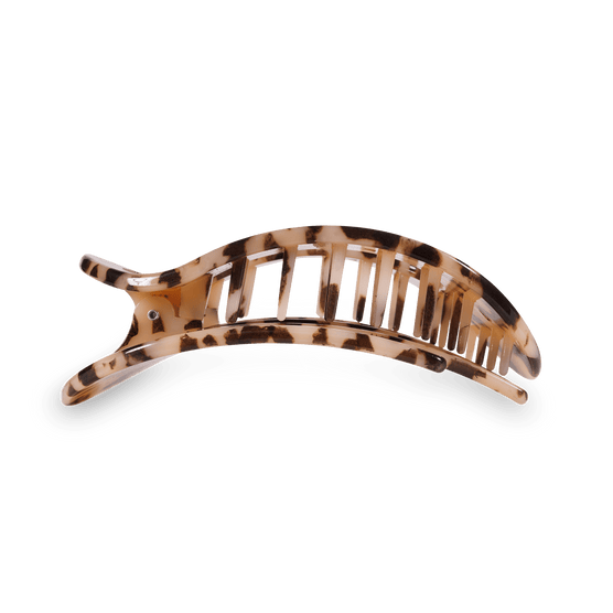 https://cdn.shopify.com/s/files/1/0065/8459/8593/products/blonde-tortoise-large-flat-round-clip-large-hair-clip-272802.png?v=1707232704