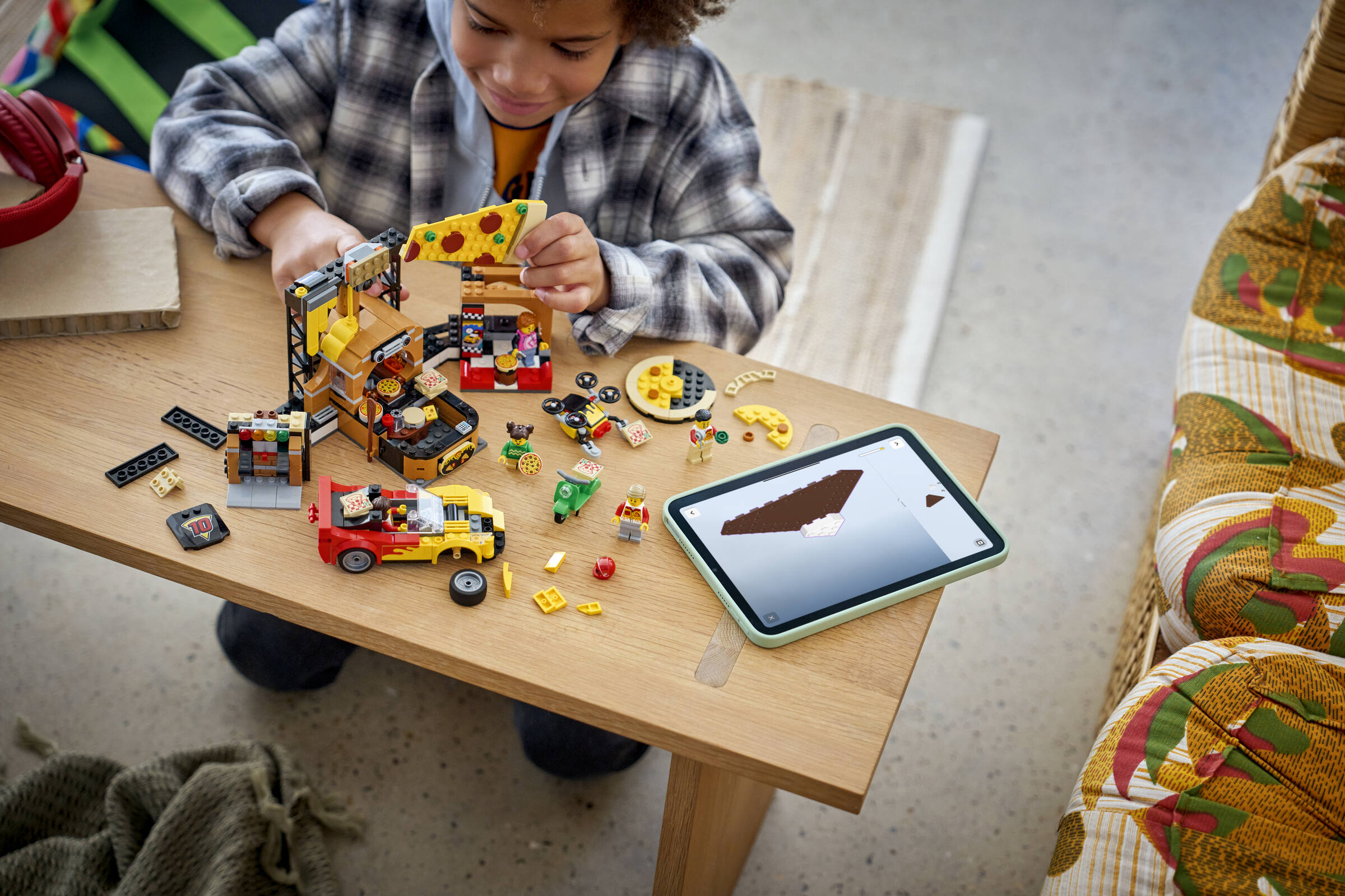 LEGO City Pizza Delivery Experience with Vehicles 60496
