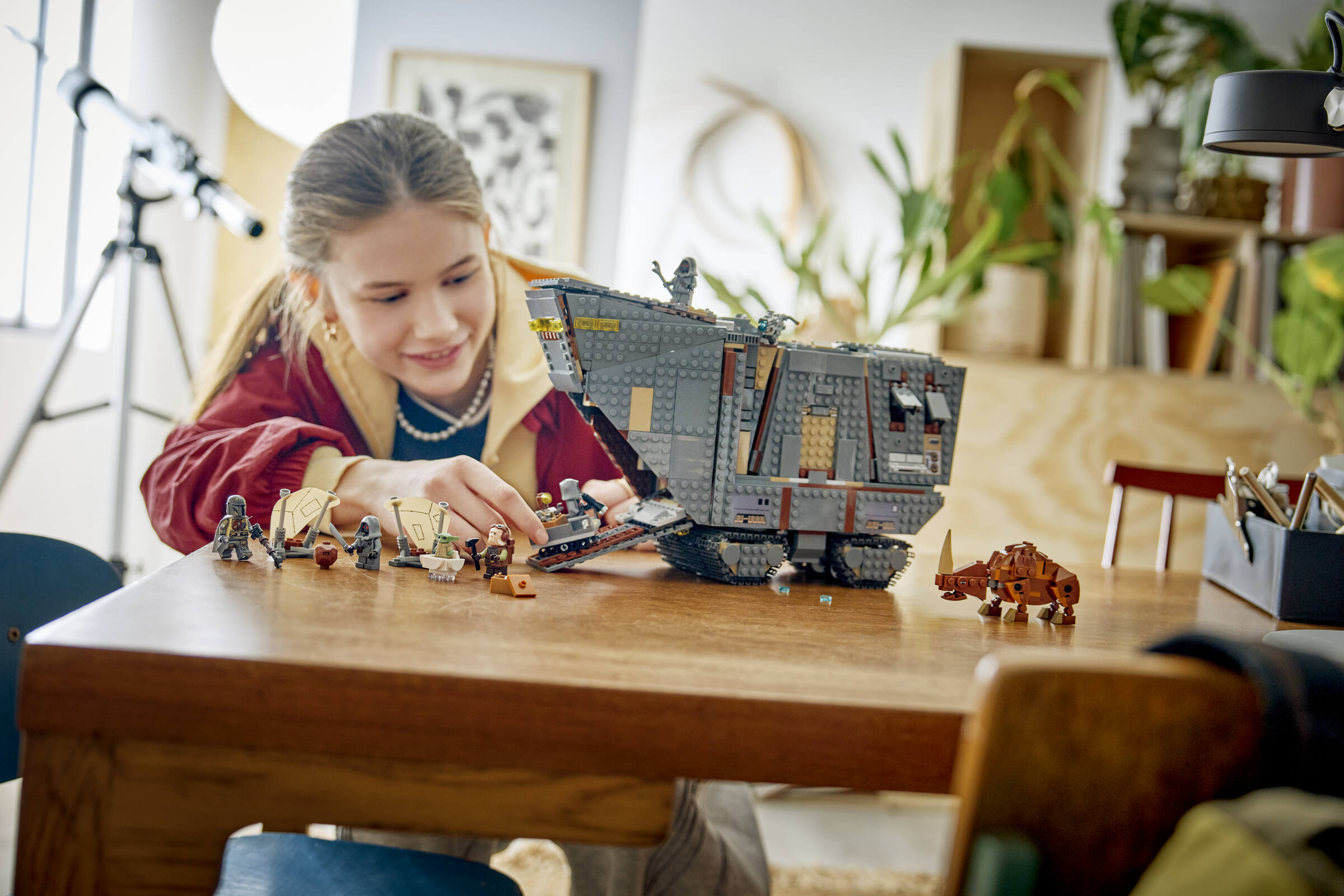 LEGO Star Wars Offworld Sandcrawler and Mudhorn Building Set 75453