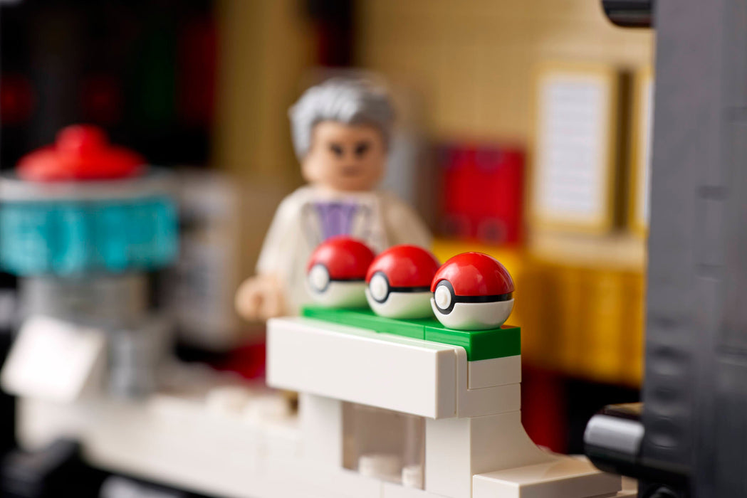 LEGO Pokémon Iconic Trainer Moments Poké Ball 72154 Building Toy