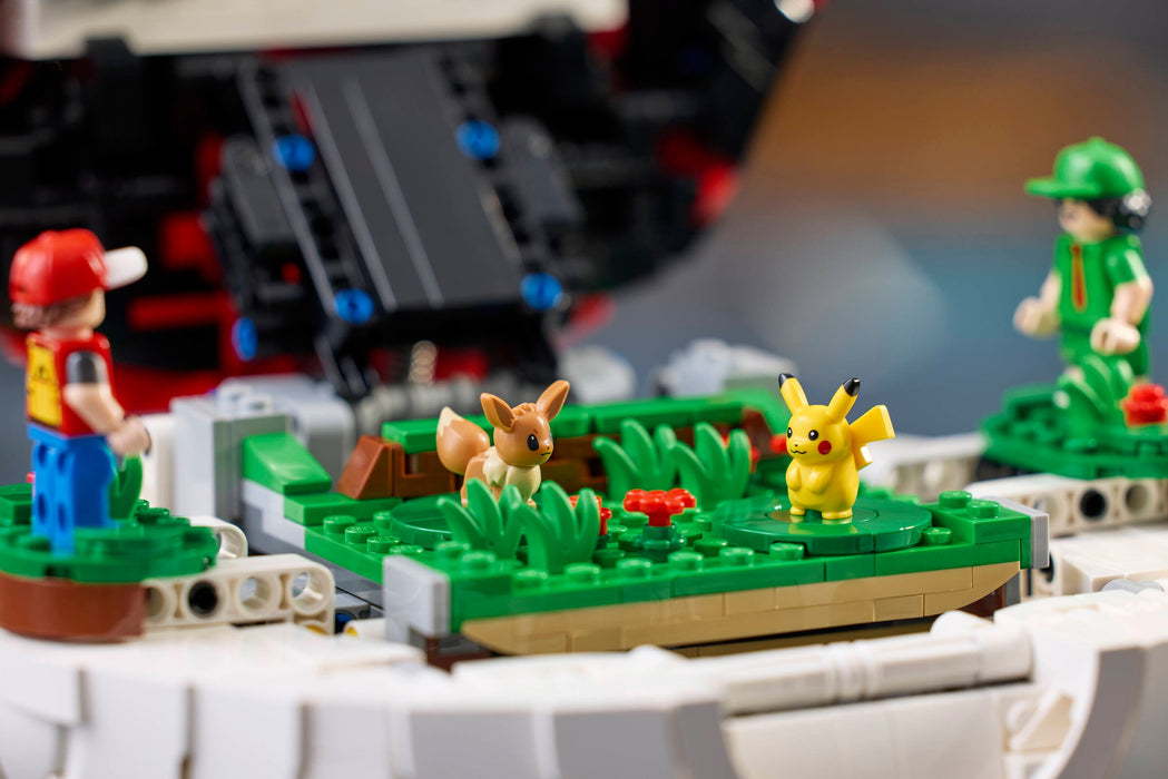 LEGO Pokémon Iconic Trainer Moments Poké Ball 72154 Building Toy