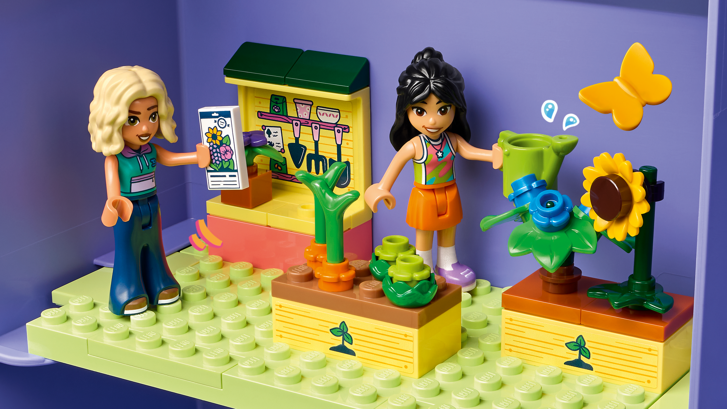 LEGO Friends Creative Dollhouse Suitcase Building Kit 355 Pieces