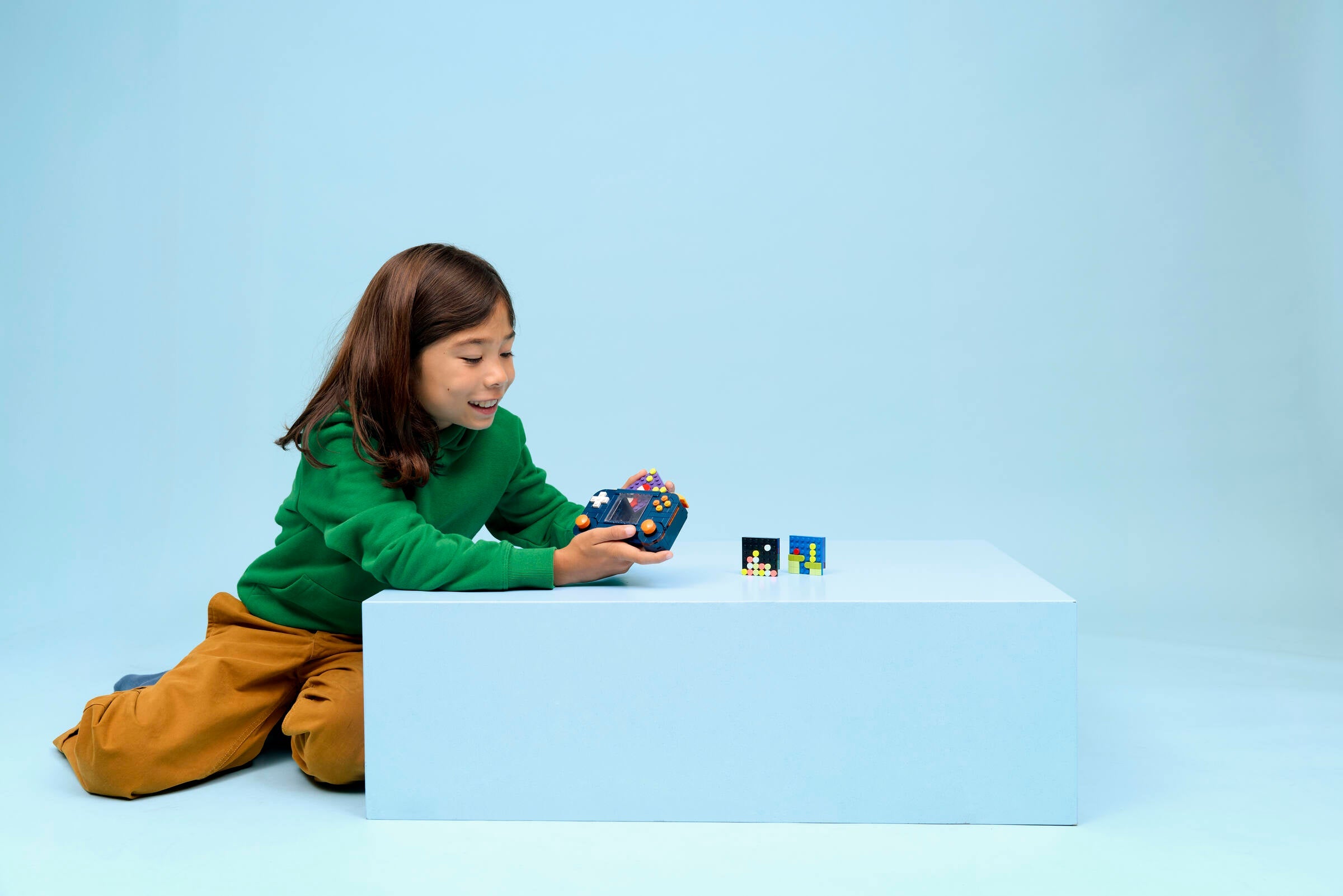 https://www.lego.com/cdn/cs/set/assets/bltf10d4d9843709624/blt6d391b4e03cbe463-31380_Lifestyle_Cons.jpg