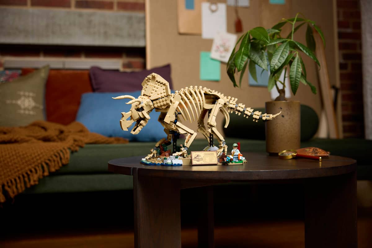 LEGO Jurassic World Dinosaur Fossils Triceratops Model Kit 77985
