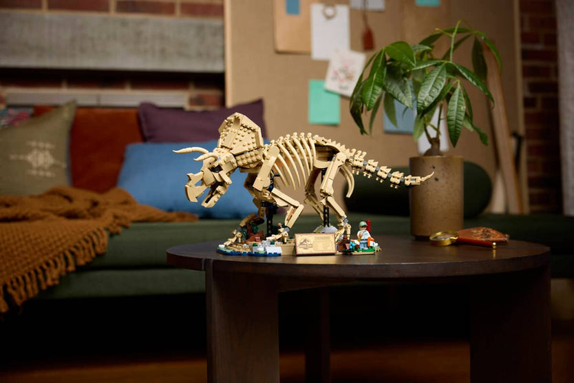 LEGO Jurassic World Dinosaur Fossils Triceratops Model Kit 77985
