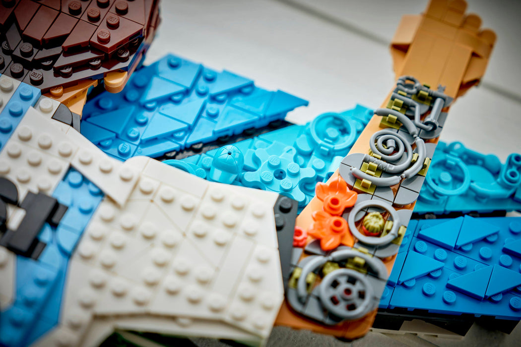 https://www.lego.com/cdn/cs/set/assets/blt384af13ca6435207/blta50644ebfa38dca6-43018_Lifestyle_envr_5.jpg