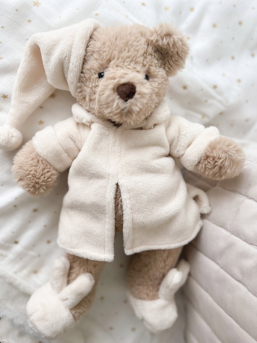 https://cdn.shopify.com/s/files/1/0592/6843/2059/files/briar-bedtime-bearmon-amibee-like-kids-236570.jpg?v=1764865203