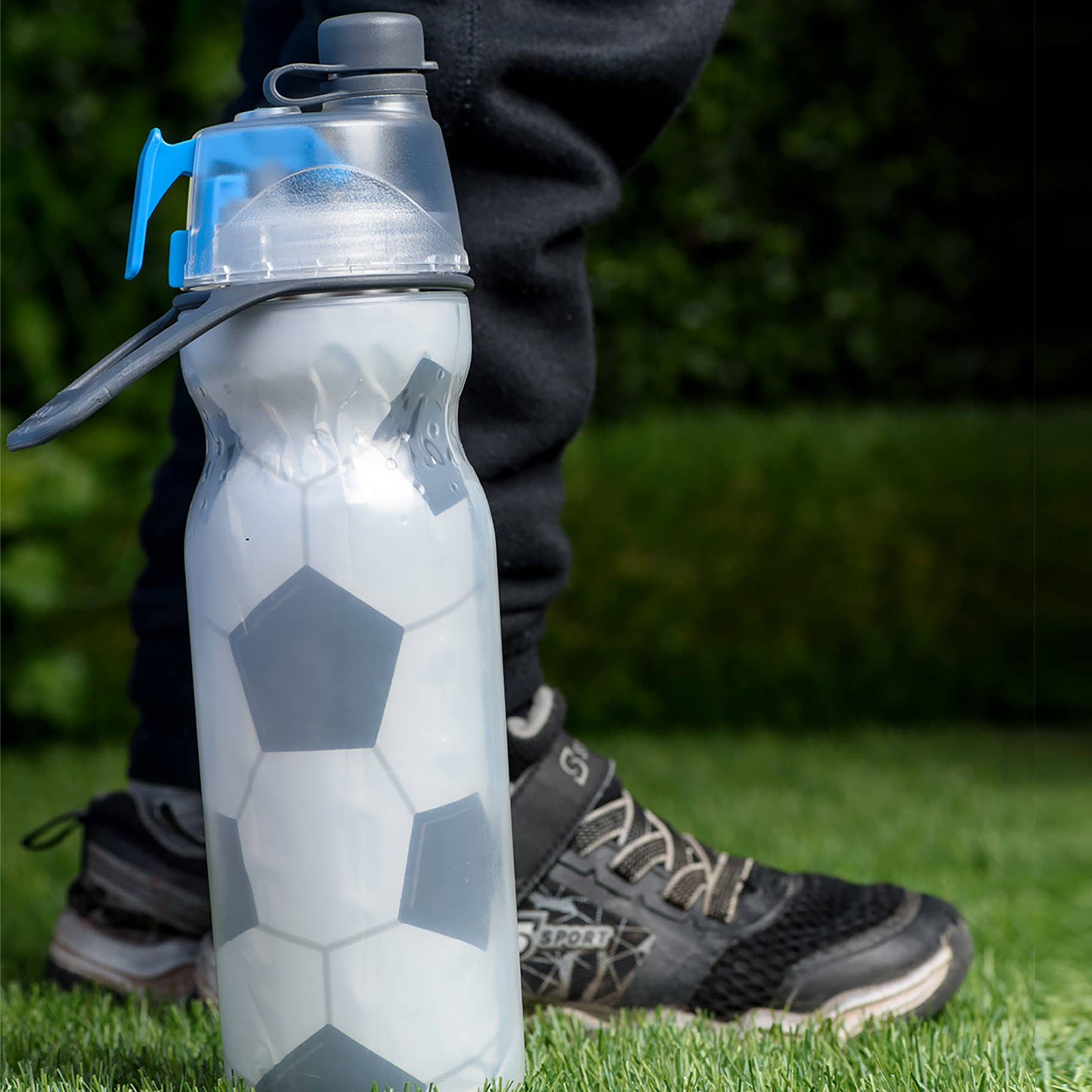 O2COOL Mist 'N Sip 20 oz Bottle Soccerball