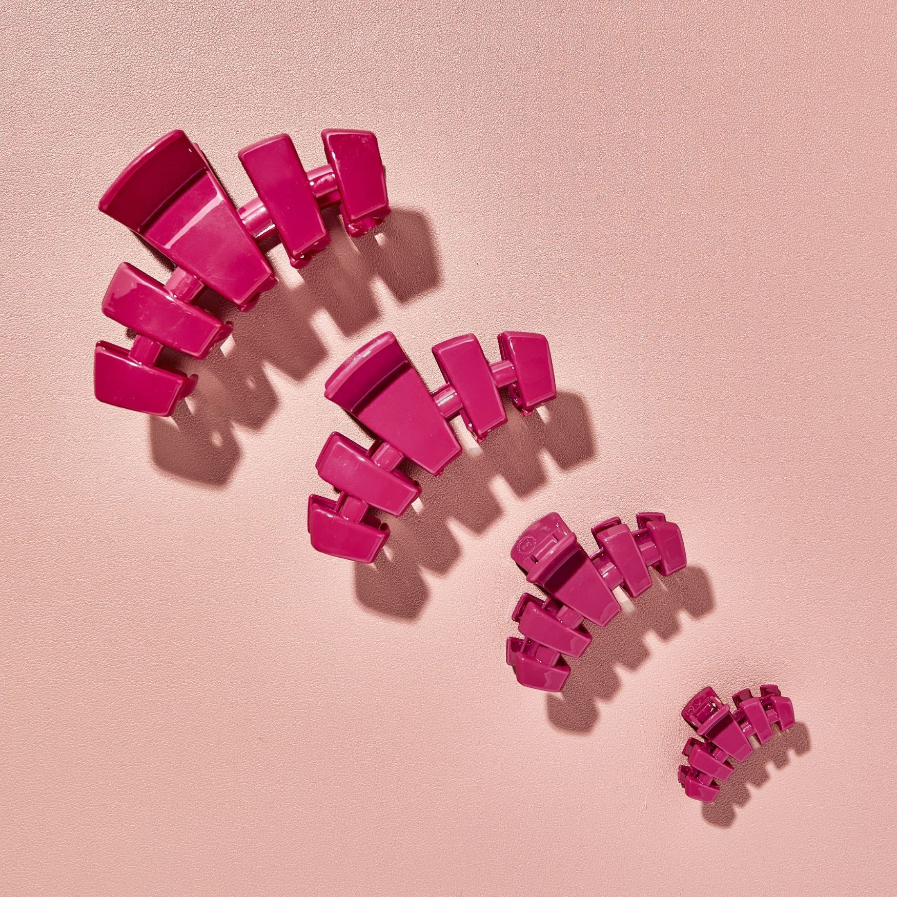 https://cdn.shopify.com/s/files/1/0065/8459/8593/files/classic-wild-side-medium-hair-clip-hair-clips-8788267.jpg?v=1752708687