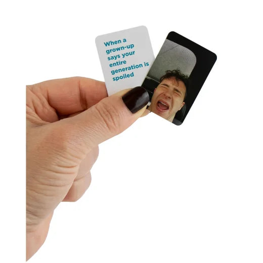 World’s Smallest What Do You Meme? Family Edition Mini Game