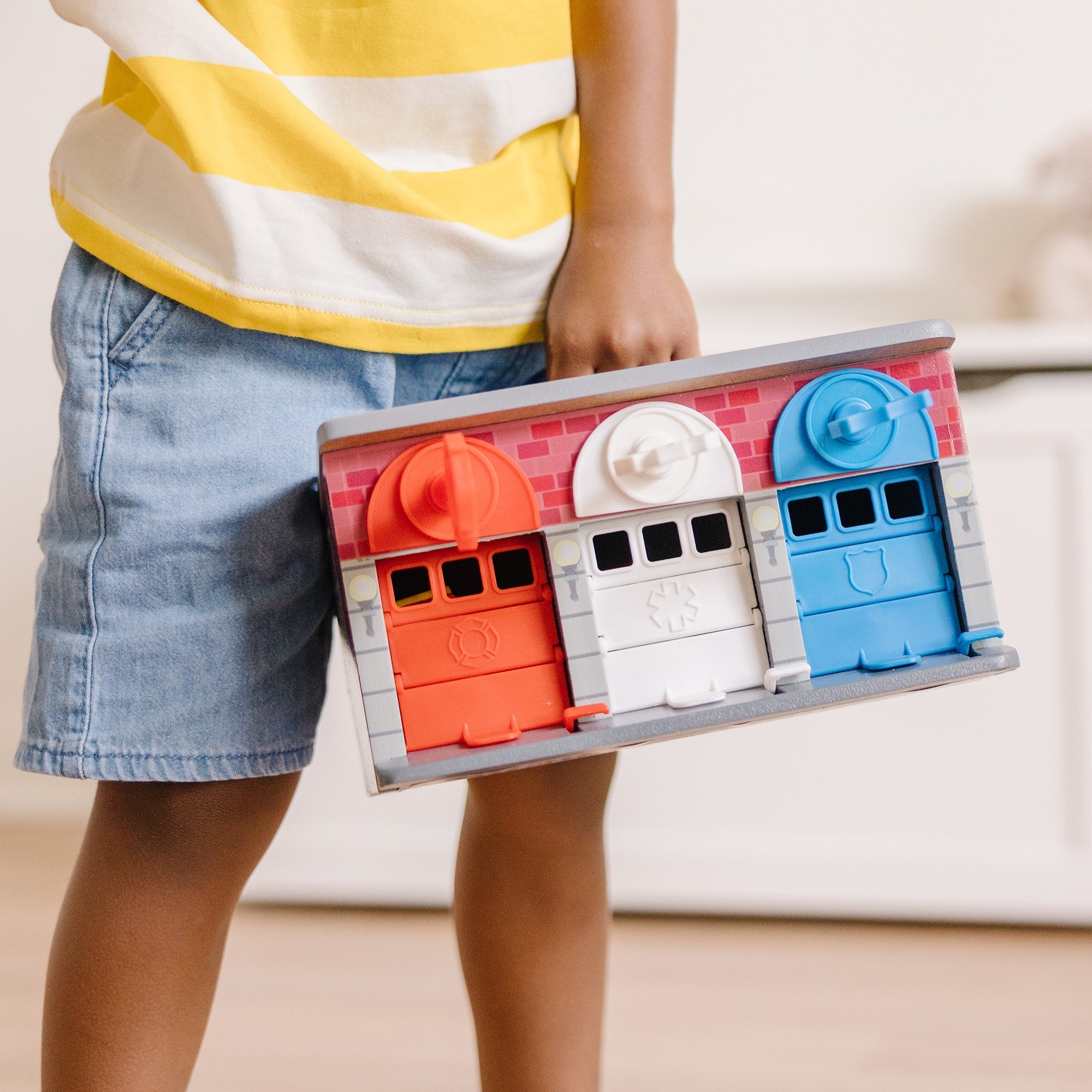Melissa & Doug Keys & Cars Rescue Garage Playset