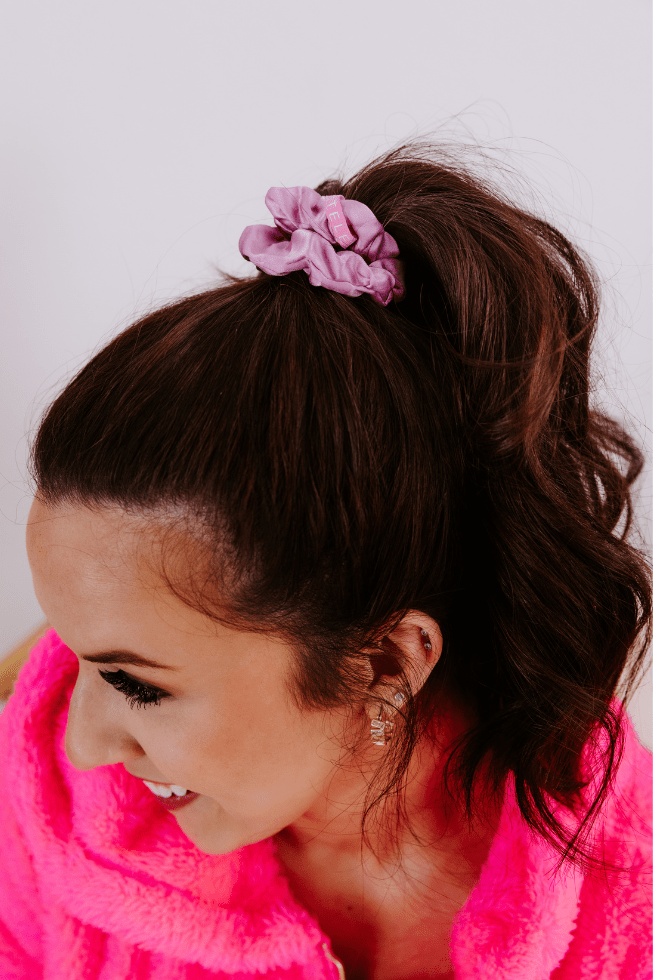 https://cdn.shopify.com/s/files/1/0065/8459/8593/products/i-pink-i-love-you-large-scrunchie-955014.png?v=1704829775