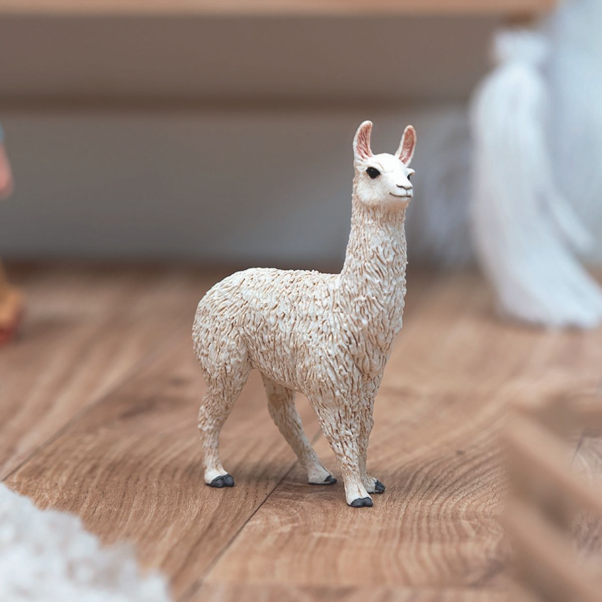 https://cdn.shopify.com/s/files/1/0761/9818/3222/files/llama_1200x1200_6c4792c3-79ac-4dc9-9ba4-367fad3b03b9.jpg?v=1695922153