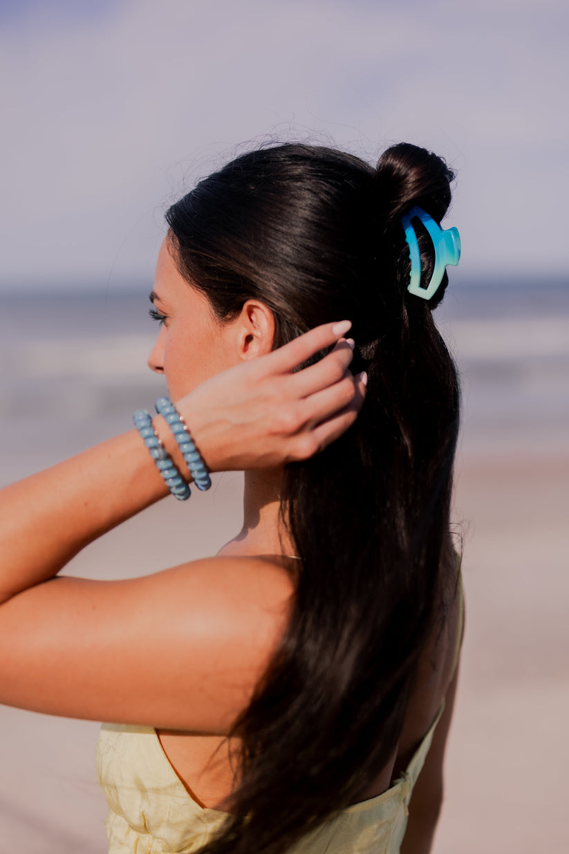 Open Poolside Medium Claw Hair Clip